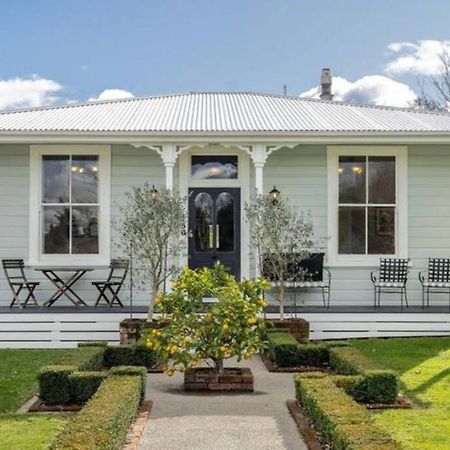 Historic Charm In Greytown - Cosy Kowhai Cottage Экстерьер фото