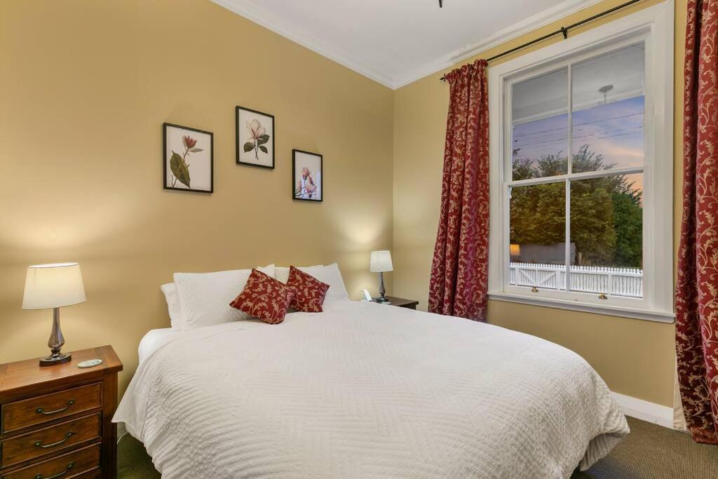 Historic Charm In Greytown - Cosy Kowhai Cottage Экстерьер фото