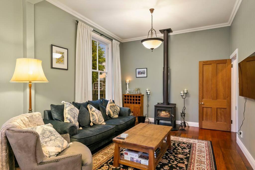 Historic Charm In Greytown - Cosy Kowhai Cottage Экстерьер фото